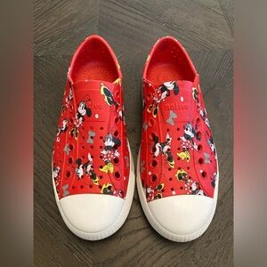 Women’s Native Disney Minnie Mouse Red White Rubber Slip On Shoes Size 7
